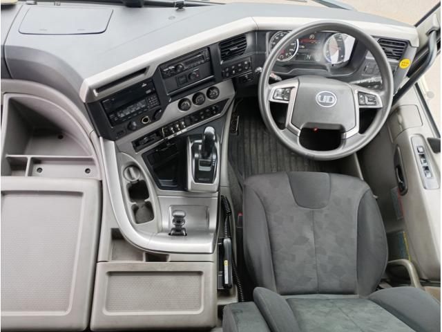 Nissan QUON 2019-04 8331973-22
