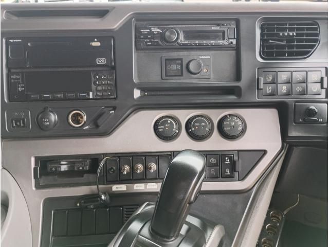 Nissan QUON 2019-04 8331973-23
