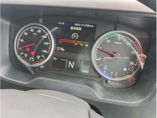 Nissan QUON 2019-04 8331973-27