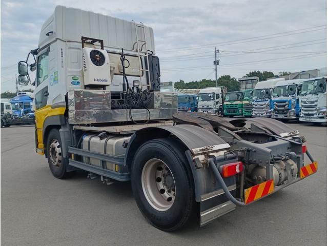 Nissan QUON 2019-04 8331973-3