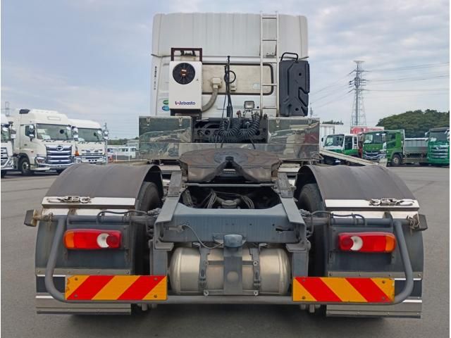 Nissan QUON 2019-04 8331973-4