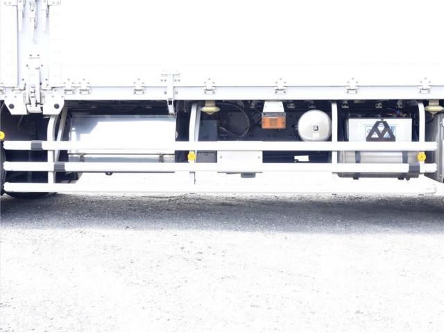 Nissan QUON 2018-05 8331976-13