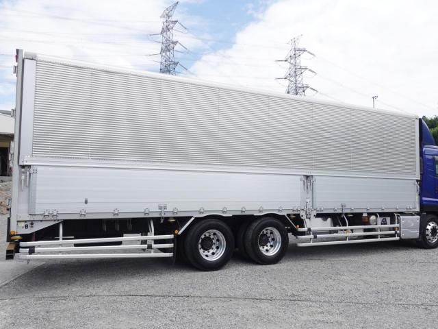 Nissan QUON 2018-05 8331976-4