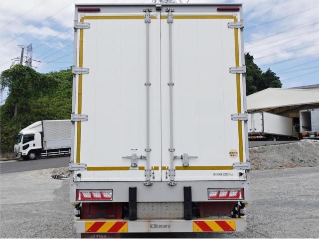 Nissan QUON 2018-05 8331976-5