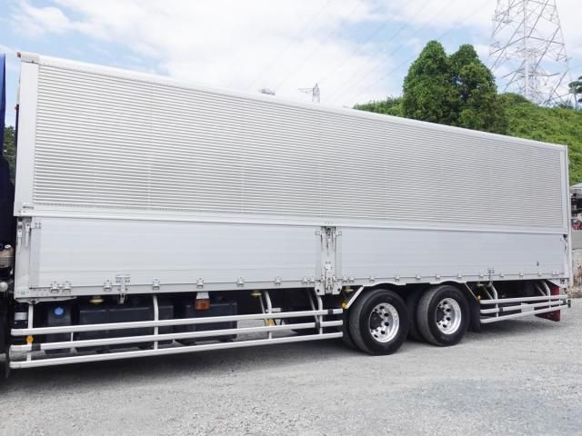 Nissan QUON 2018-05 8331976-6