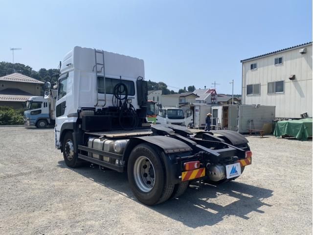 Nissan QUON 2018-10 8331972-1