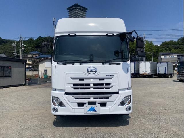 Nissan QUON 2018-10 8331972-4