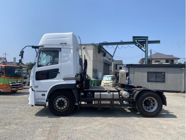 Nissan QUON 2018-10 8331972-5