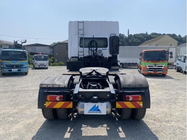 Nissan QUON 2018-10 8331972-6