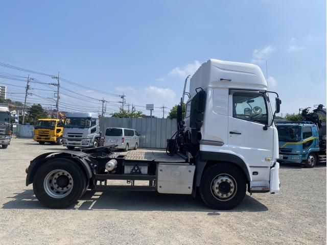 Nissan QUON 2018-10 8331972-7