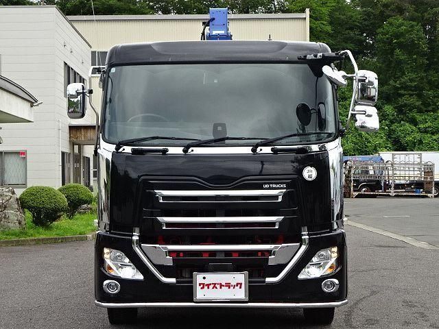Nissan QUON 2021-07 8331970-2