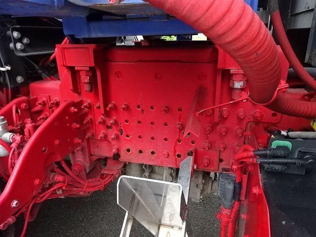 Nissan QUON 2021-07 8331970-29