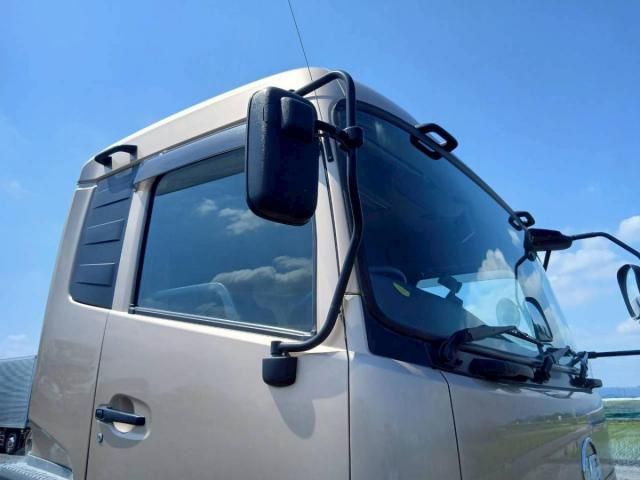 Nissan QUON 2017-12 8331989-10
