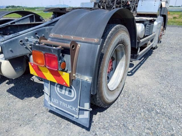 Nissan QUON 2017-12 8331989-11