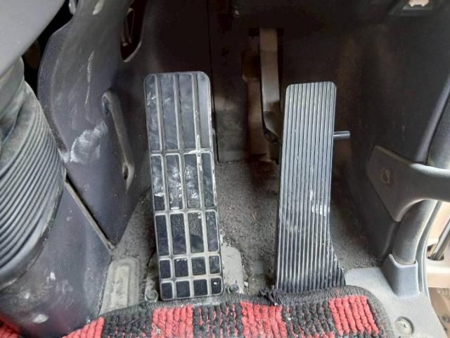 Nissan QUON 2017-12 8331989-21