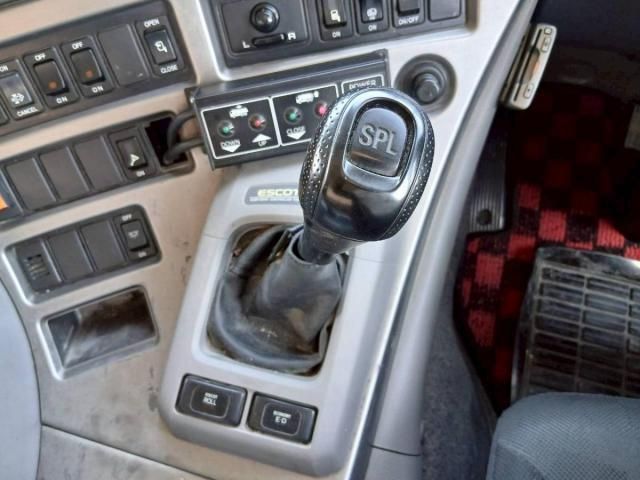 Nissan QUON 2017-12 8331989-25