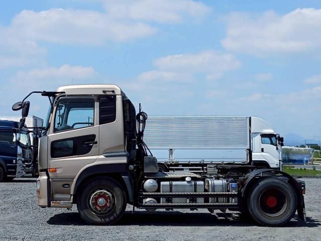 Nissan QUON 2017-12 8331989-8