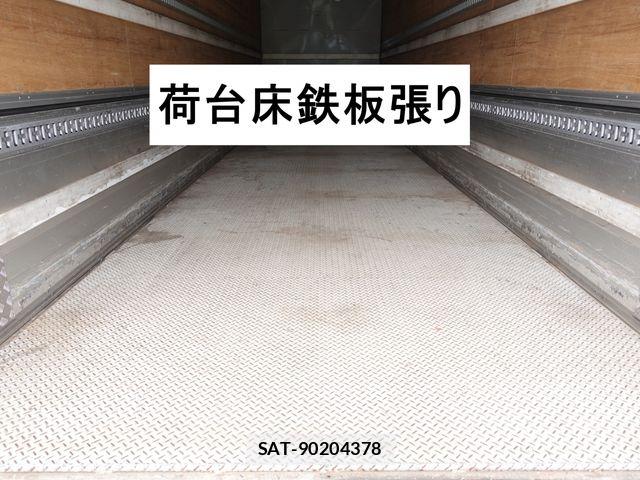 Nissan QUON 2018-05 8337533-9