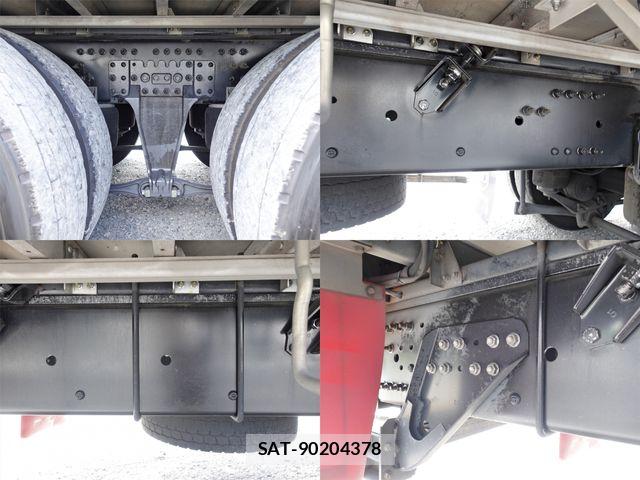 Nissan QUON 2018-05 8337533-14