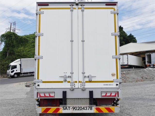 Nissan QUON 2018-05 8337533-4
