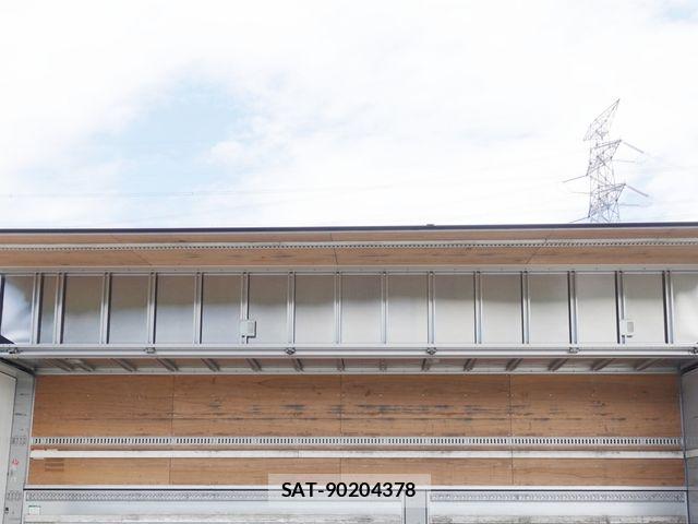 Nissan QUON 2018-05 8337533-7