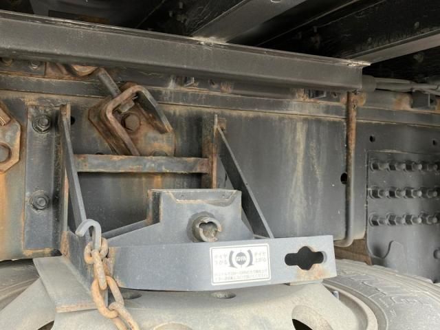 Nissan QUON 2021-10 8331969-12