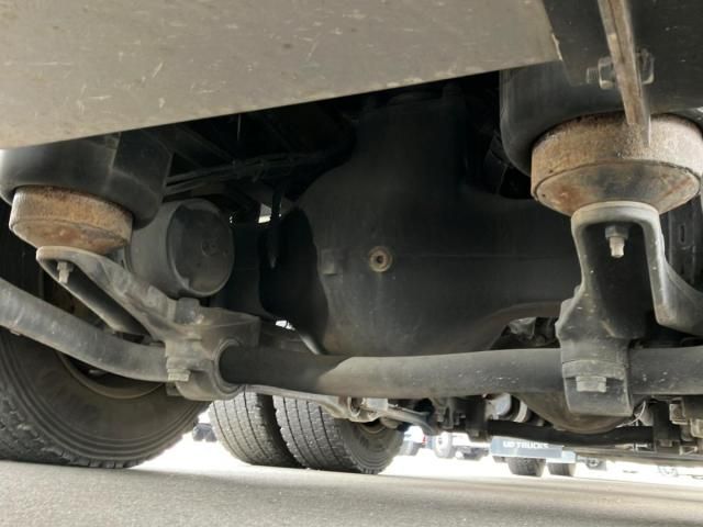 Nissan QUON 2021-10 8331969-14