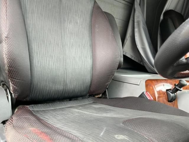 Nissan QUON 2021-10 8331969-17