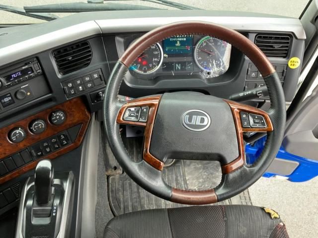 Nissan QUON 2021-10 8331969-19