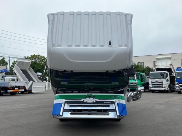 Nissan QUON 2021-10 8331969-22