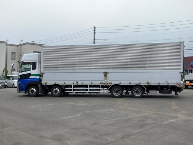 Nissan QUON 2021-10 8331969-6