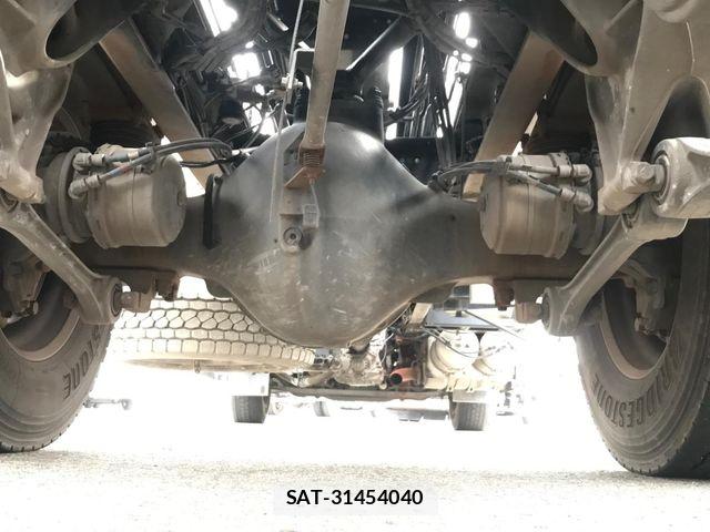 Nissan QUON 2020-09 8355437-11