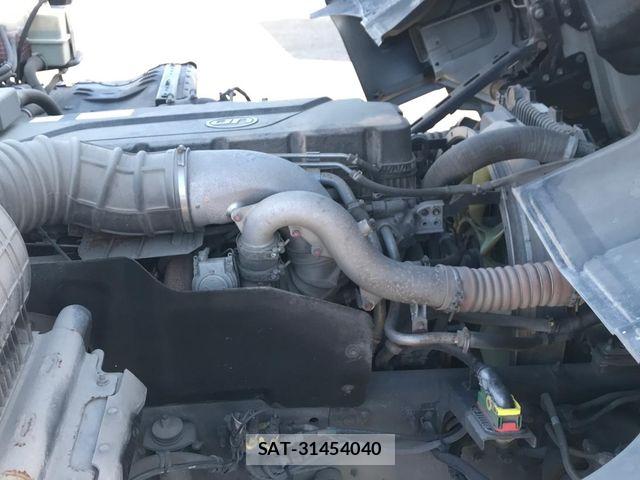 Nissan QUON 2020-09 8355437-13