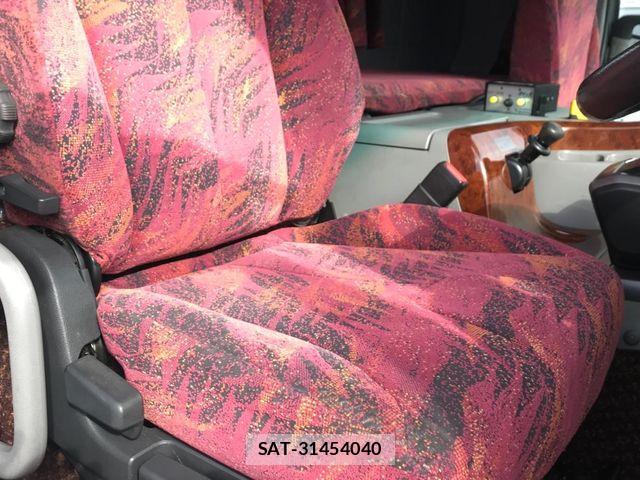 Nissan QUON 2020-09 8355437-14