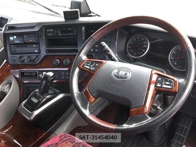 Nissan QUON 2020-09 8355437-16