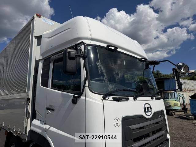 Nissan QUON 2021-01 8355441-18
