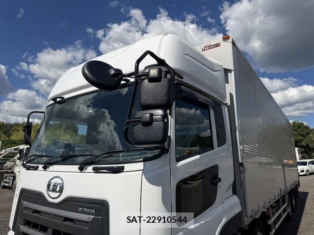 Nissan QUON 2021-01 8355441-22