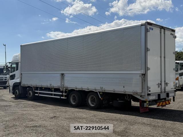 Nissan QUON 2021-01 8355441-7