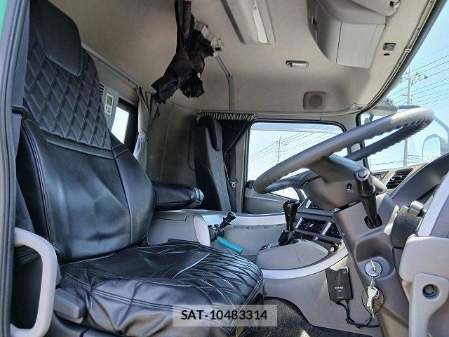 Nissan QUON 2017-03 8355442-14