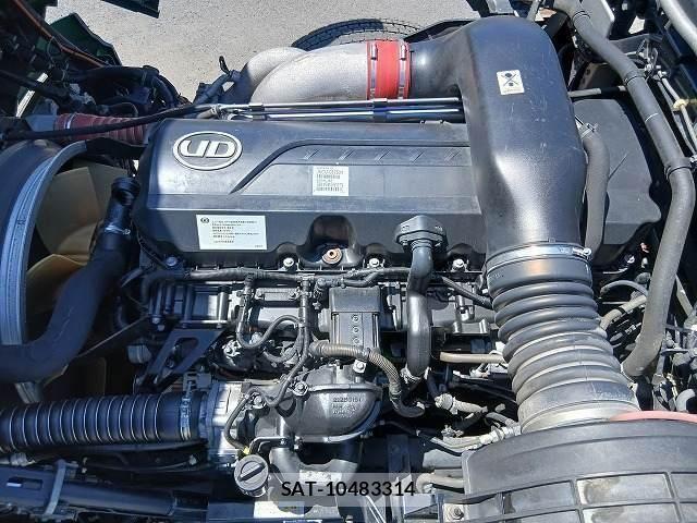 Nissan QUON 2017-03 8355442-19
