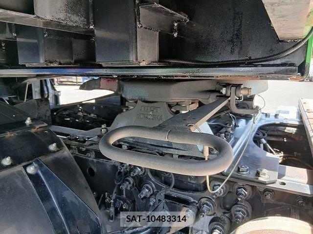 Nissan QUON 2017-03 8355442-8