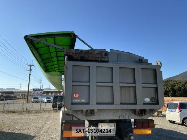 Nissan QUON 2010-05 8355440-19