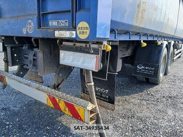 Nissan QUON 2020-08 8355439-10