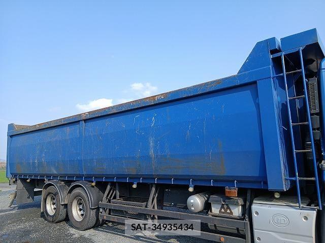 Nissan QUON 2020-08 8355439-16