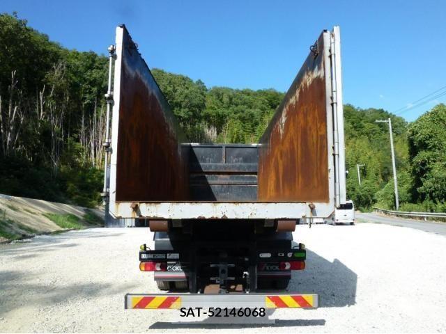 Nissan QUON 2020-03 8368257-9