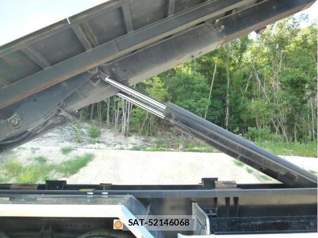 Nissan QUON 2020-03 8368257-19