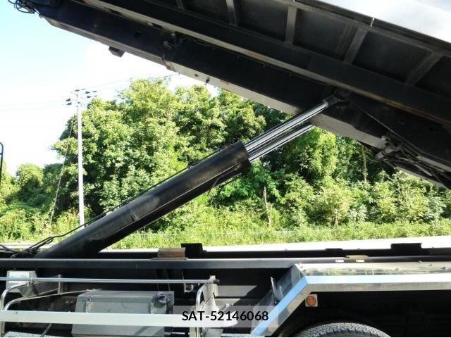 Nissan QUON 2020-03 8368257-20