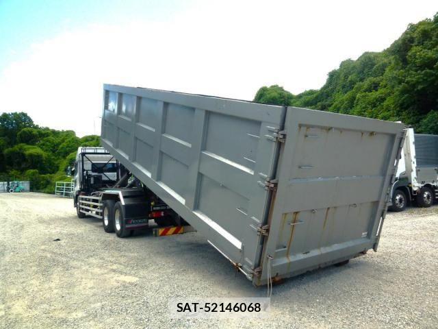 Nissan QUON 2020-03 8368257-26