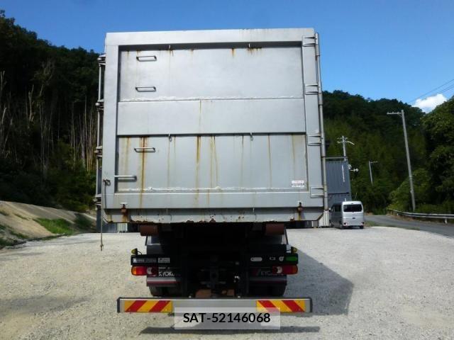 Nissan QUON 2020-03 8368257-4