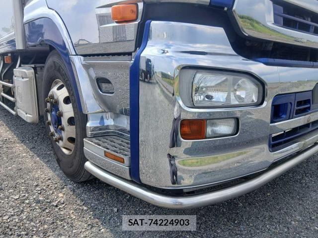 Nissan QUON 2016-01 8414598-16